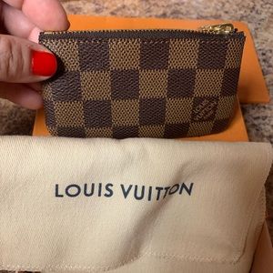 LOUIS VUITTON DE KEY CLES KEY POUCH NIB AUTHENTIC